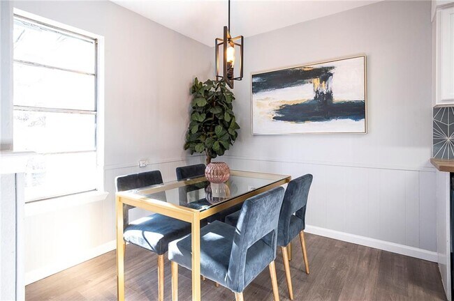 Building Photo - 4900 Hawk Cove