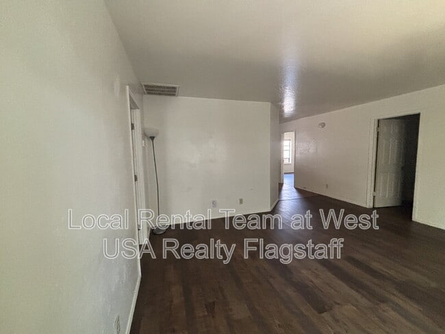 Building Photo - 625 S Fountaine St