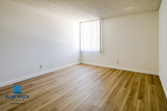 Building Photo - 5452 Corteen Pl