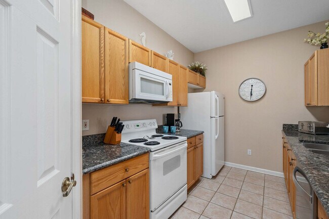 Building Photo - 8105 Coconut Pl
