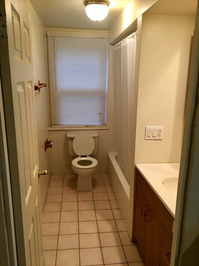 Building Photo - ROCKWOOD 1-3