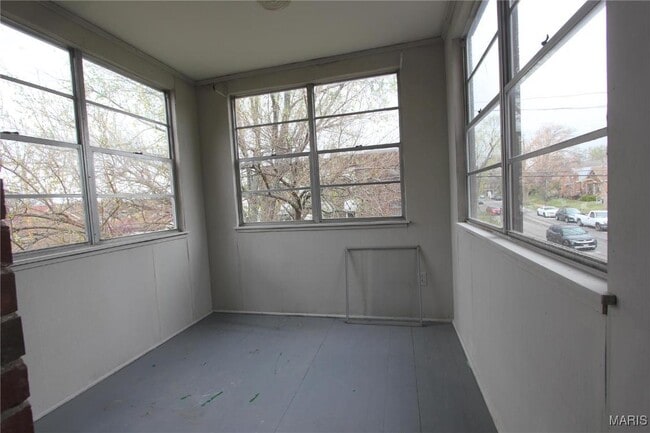 Building Photo - 3339 Lawn Ave