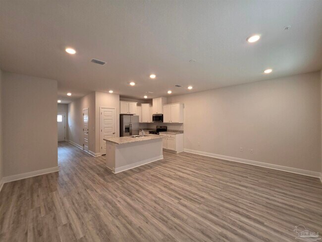 Building Photo - 9011 Golden Eye Dr