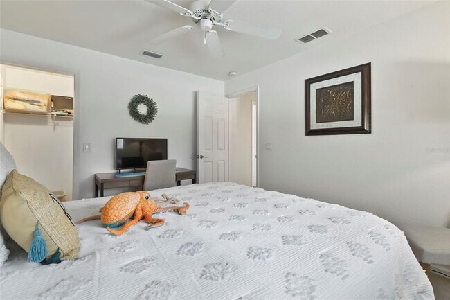 Building Photo - 1728 Kadashow Ave