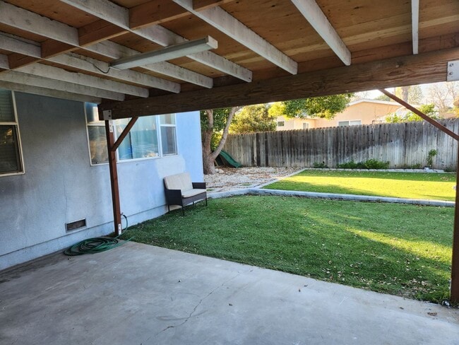 Building Photo - 5709 Enfield Ave