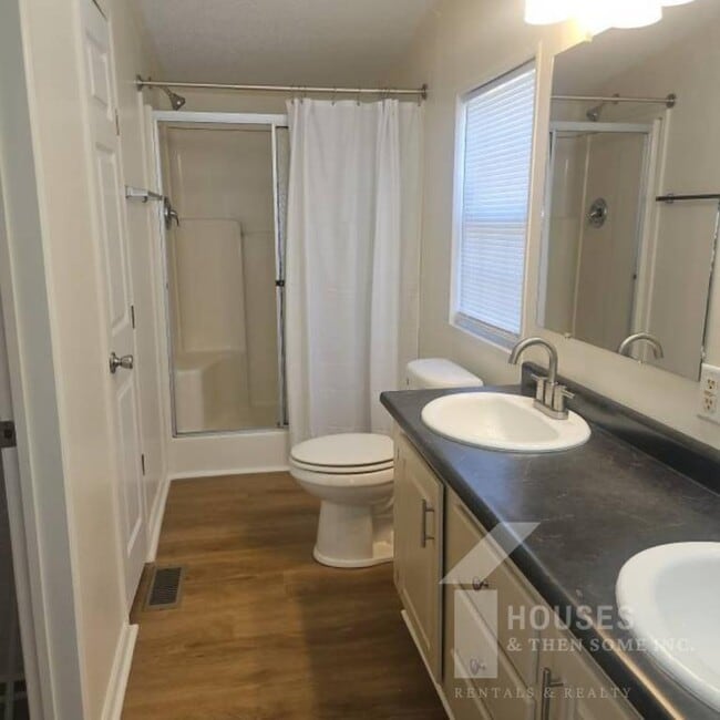 Building Photo - 309 Ashwood Ln