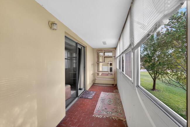 Building Photo - 157 Camden G