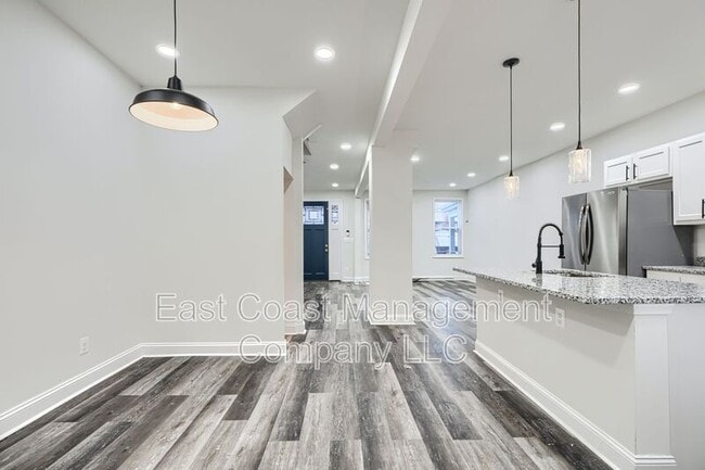 Building Photo - 518 Normandy Ave