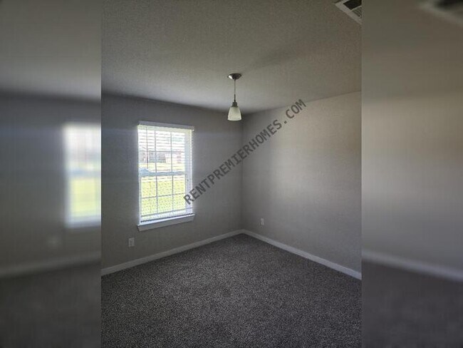 Building Photo - 4225 Andrea Ln