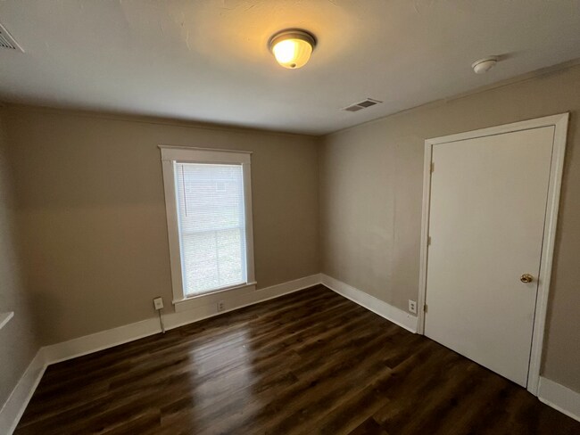 Building Photo - 2603 Felix Ave