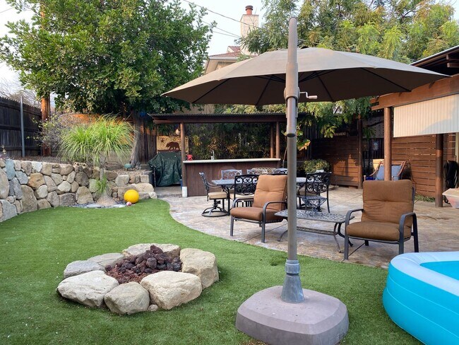 Building Photo - Coming Soon... Beautifully Updated Home in Central Location