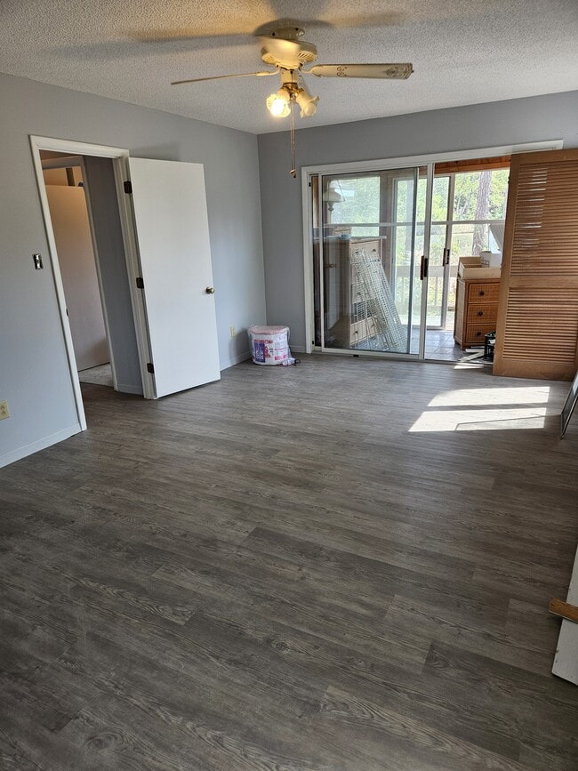 Building Photo - 144 Marys Ln