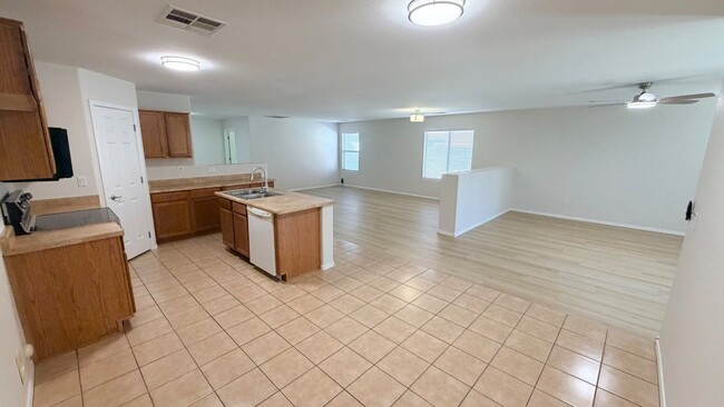 Building Photo - 45677 W Ranch Rd