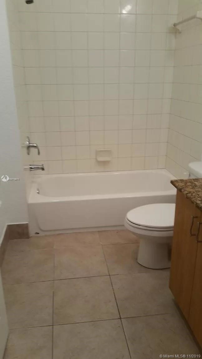 Building Photo - 3720 NE 4th Terrace