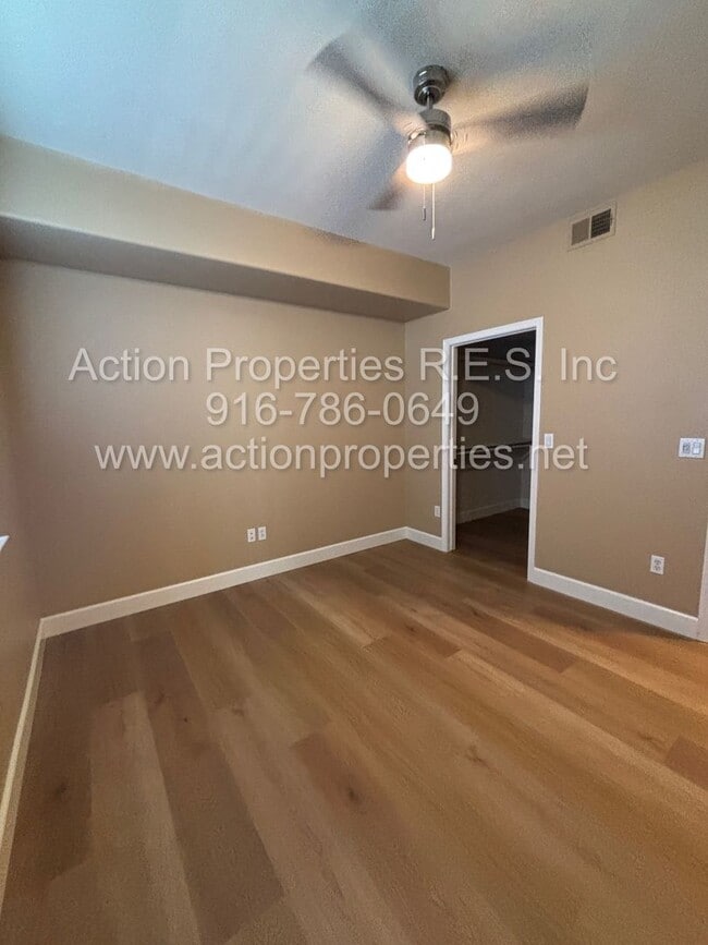 Building Photo - East Roseville - Gated Phoenician - Great ...