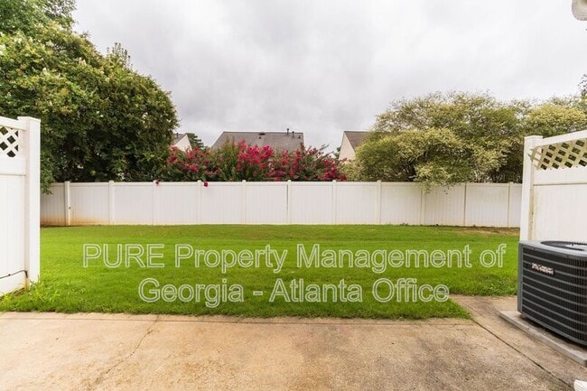 Building Photo - 1750 Heights Cir