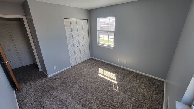 Building Photo - 4405 Landside Dr