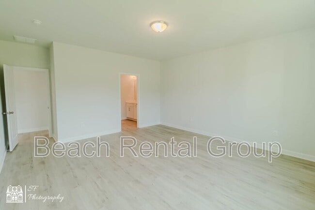 Building Photo - 1863 Villena Dr