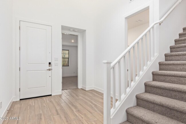Building Photo - 21424 E Sparrow Dr