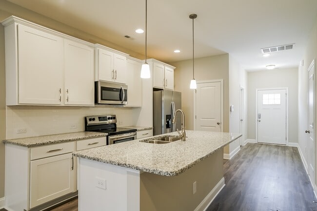 Building Photo - 7227 Bellacroft Dr