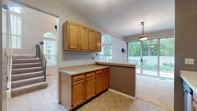 Building Photo - 1237 Cranbrook Dr