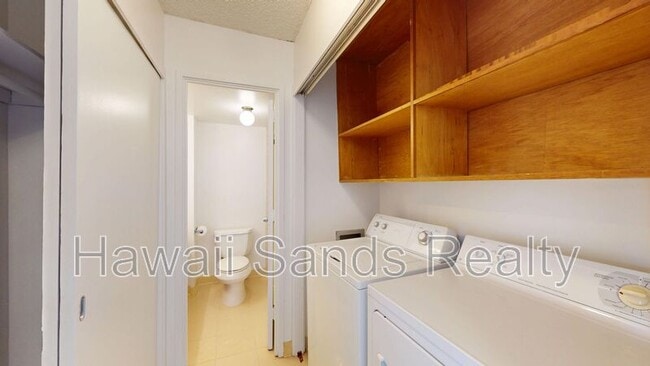 Building Photo - 710 Lunalilo St