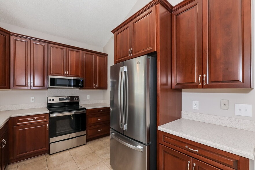 Building Photo - 13839 Poppleton Ct