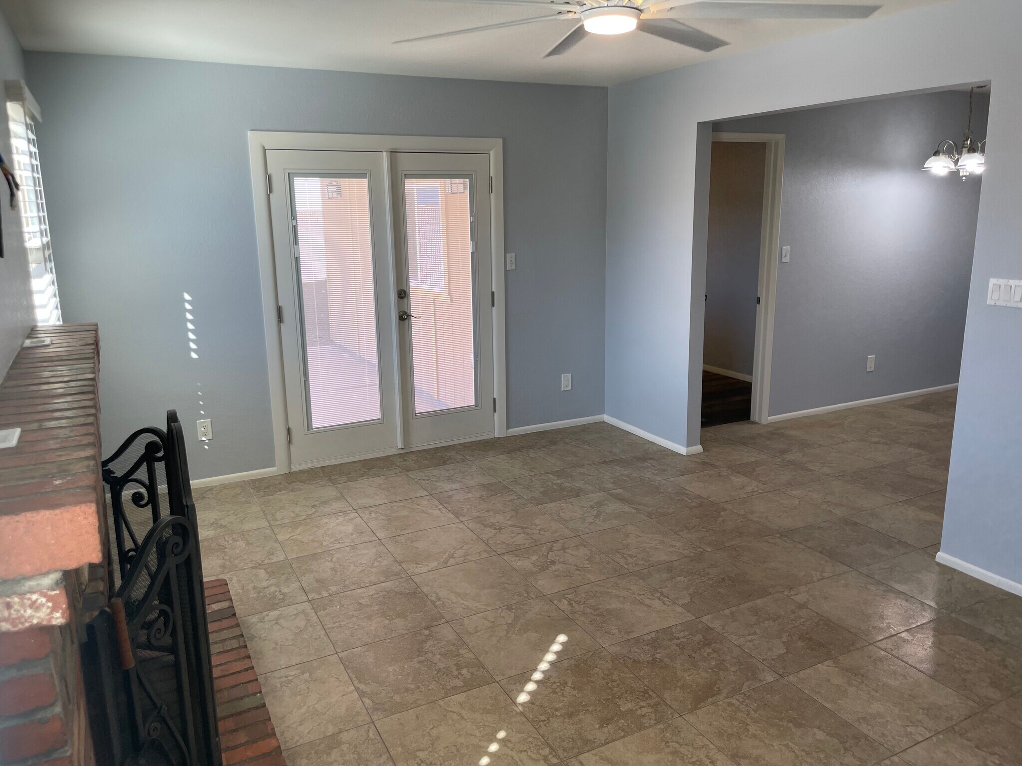 Building Photo - 10421 W Puget Ave