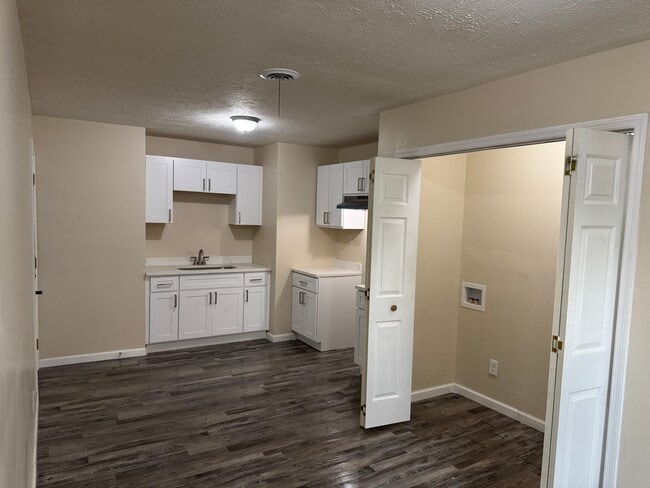 Building Photo - 110 Whispering Pines Terrace