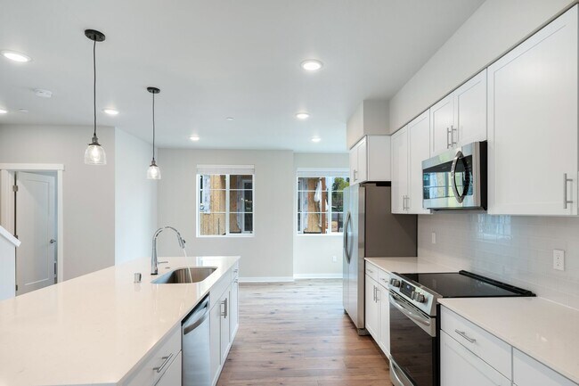 Building Photo - 1806 Sf  | 4 Bedrooms 3.5 Baths  | $3,850