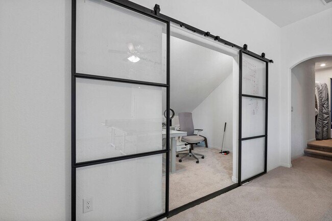 Building Photo - 920 Villa Rialto View