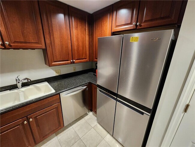 Building Photo - 195 14th St NE