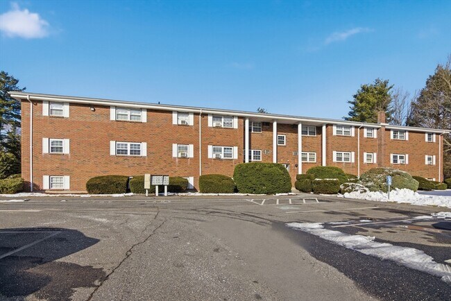 Building Photo - 39 Pleasant St