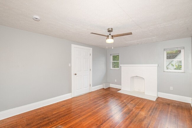 Building Photo - 2128 Crane Ave