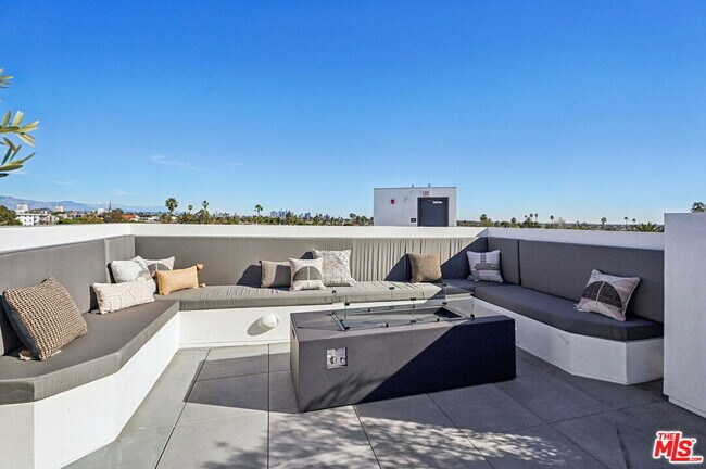 Building Photo - 1110 Spaulding Ave