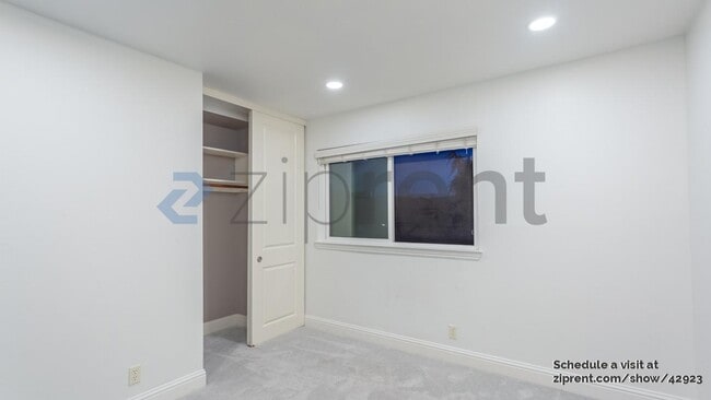 Building Photo - 3226 Gardendale Dr