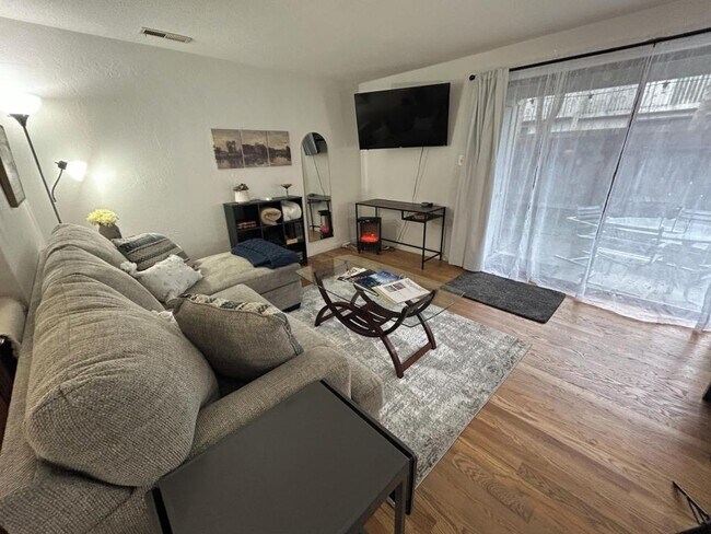 Building Photo - 1309 Maple Leaf Ct