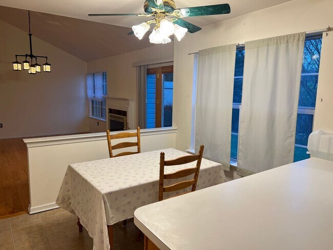 Building Photo - Lovely Bethlehem Township single family ho...