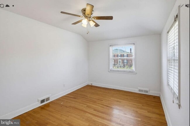 Building Photo - 1744 Joan Ave