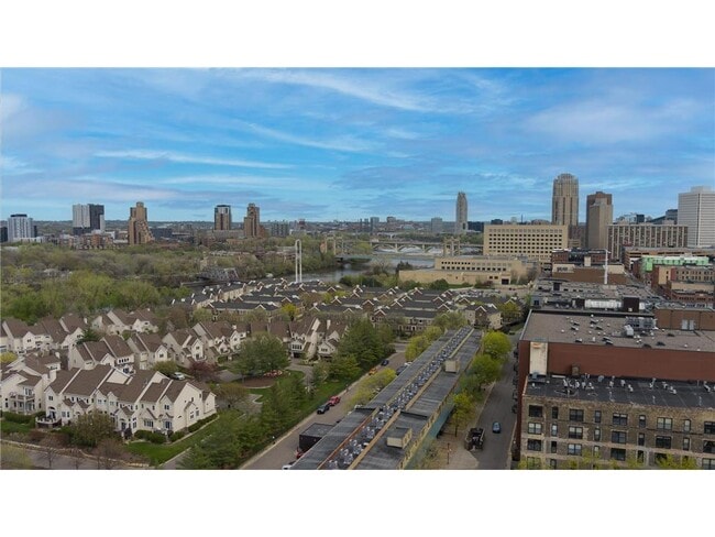 Building Photo - 545 N 1st St