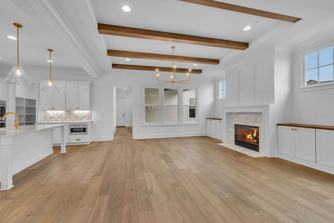 Building Photo - Luxury living in this brand new home - Franklin, TN