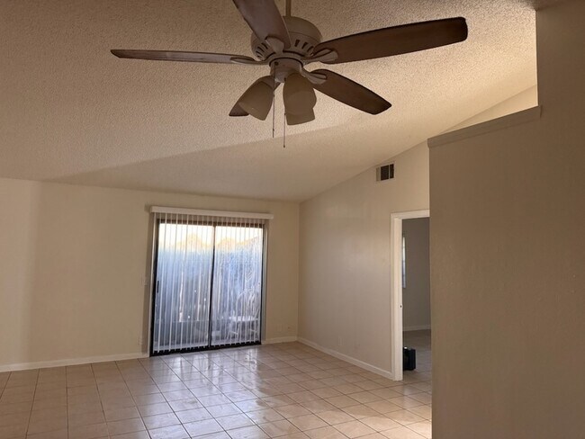 Building Photo - 13584 Yakima Rd