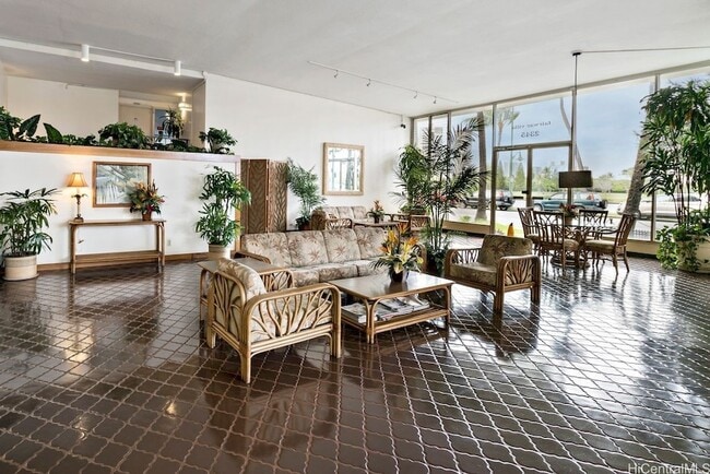 Building Photo - 2345 Ala Wai Blvd