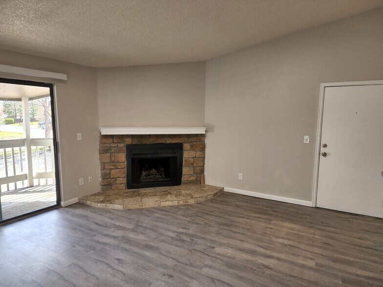 Building Photo - 18163 E Kentucky Ave