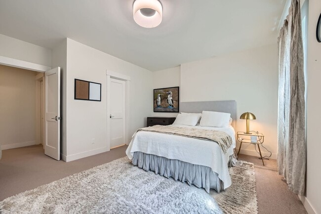 Building Photo - Refined Boulder Living - Furnished 5BDR Gem