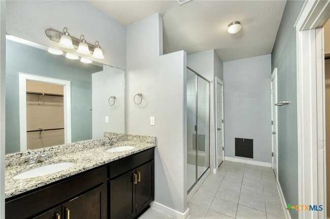 Building Photo - 16009 McAloon Way