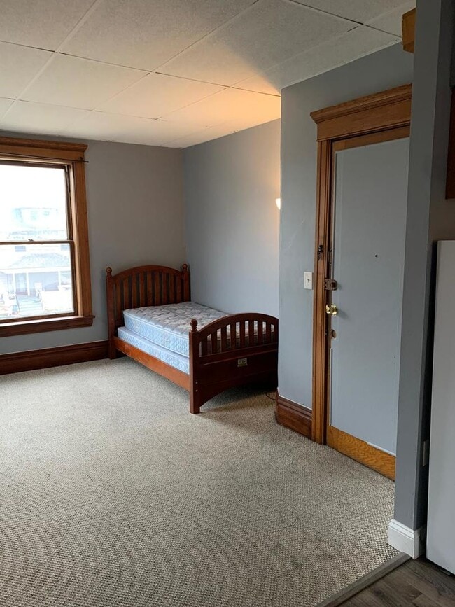 Building Photo - 355 W New York St