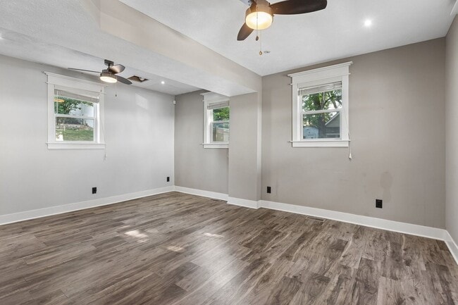 Building Photo - 2814 N 204th St