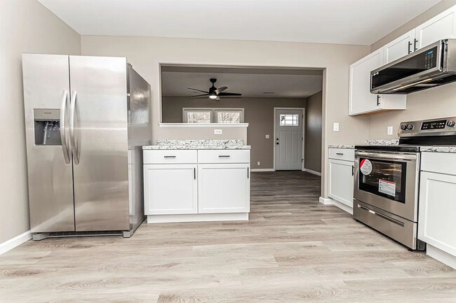 Building Photo - Charming 2 Bedroom Rental