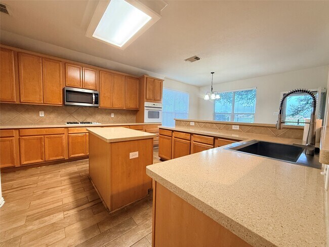 Building Photo - 2144 Brittany Colony Dr